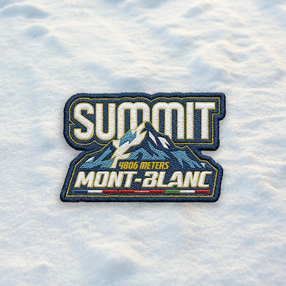 Patch Mont-Blanc 4806, souvenir du sommet termo collantpour randonneurs et alpinistes, design premium bleu et jaune.